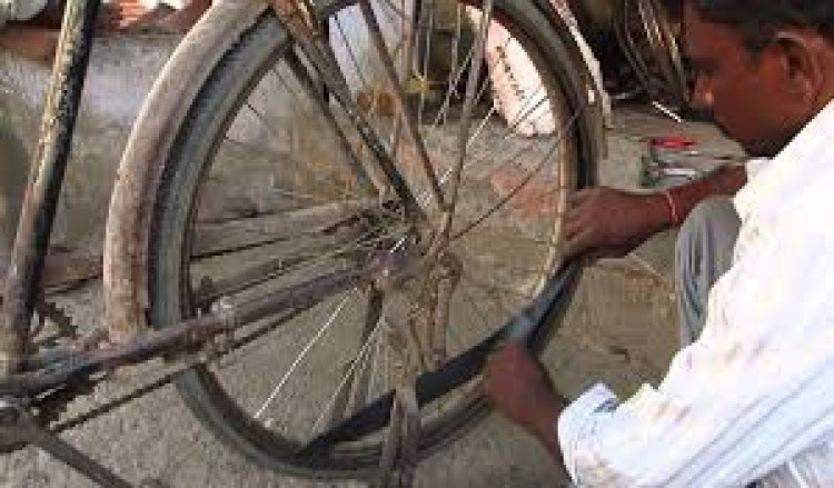 দূরের গল্প কাছের গল্প