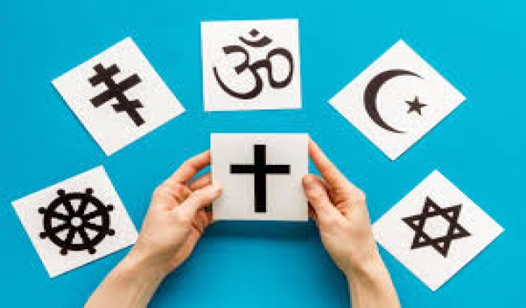 স্বঘোষিত ‘উপকারী’র গন্ধটা খুব সন্দেহজনক!